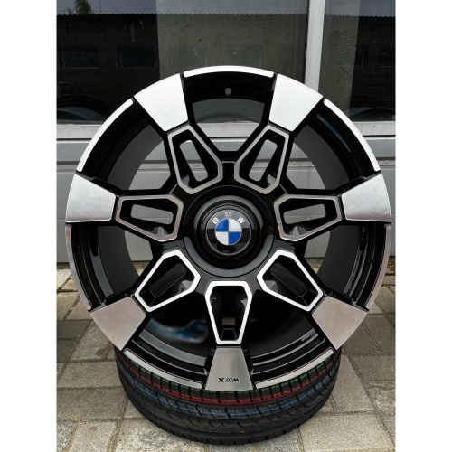 BMW NEW XM5 11x22 5*120 ET44 DIA66.6 Black Face Кованый