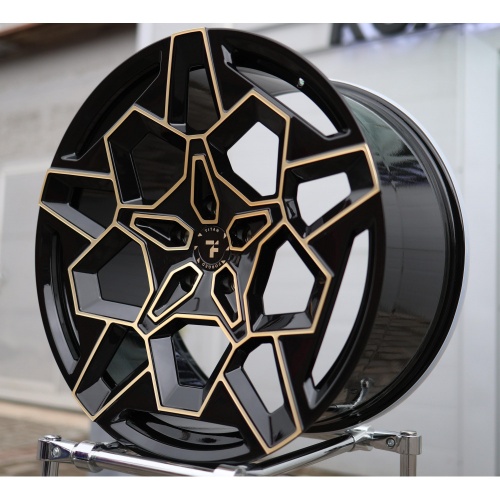 BMW NEW XM7 11x22 5*120 ET44 DIA66.6 Gloss Black Gold Spoke Кованый